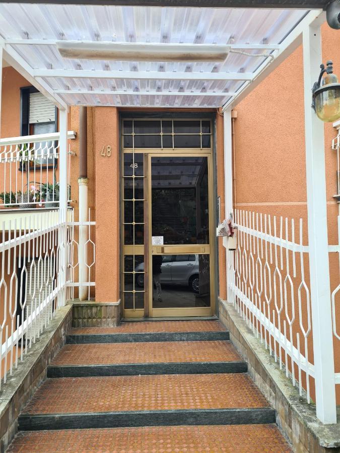 Spicchio Di Mare Su Rapallo Esterno foto